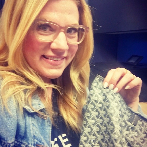 Meet your Posher, Rhiannon - Picture 4 of 6